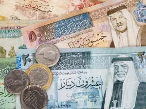 Jordan’s public debt and budget deficit levels are negatively affecting loanable funds available at banks across the country, according to a new study. (File photo)
