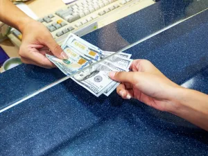 The remittances of expatriate workers in Kuwait had declined during 2017 by 9.2 percent to KD 4.14 billion compared to KD 4.56 billion in 2016. (Shutterstock)