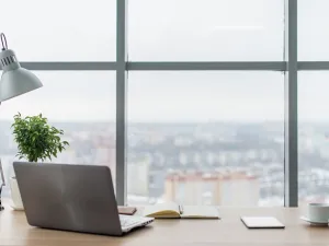 Even if you have an unlimited job contract, the economic changes might cause your position or your entire company to disappear within days. (Shutterstock)