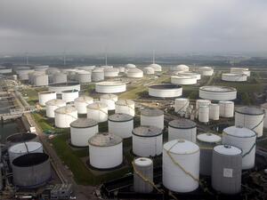 BP predicts that the Middle East will remain “the largest oil producer and the second largest gas producer” until 2040. (Shutterstock)