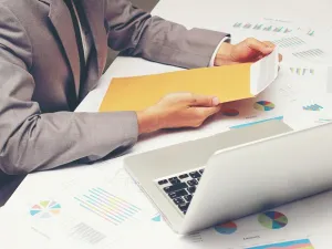 Here's what will make a great cover letter this year. (Shutterstock)