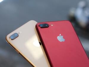 The 'leak' showing a purported slide at a China Mobile internal meeting showing the names of the upcoming iPhones. (Shutterstock)