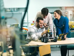 Students must develop transferable skill sets that are agile and cross-disciplinary. (Shuttertsock)