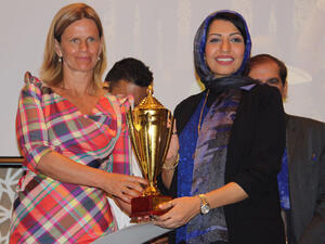 The award was received by Zain Bahrain Human Resources Director Dana Bukhammas at a ceremony held at The Address, Dubai.