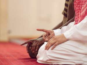 حافظي على الصلوات في موعدها وصلي جميع السنن