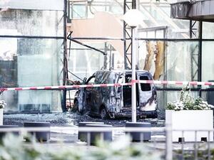 يضم المبنى المستهدف المكاتب الإدارية لصحيفة "دي تلغراف" الشعبية 