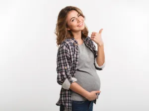 أن تكوني حامل لايعني بأي شكل من الاشكال أن تهملي إطلالتك