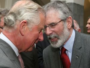 الامير تشارلز يلتقي زعيم الشين فين جيري ادامز للمرة الاولى