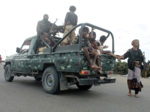 مقاتلون موالون للرئيس اليمني عبدربه منصور هادي في عدن
