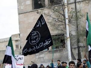 "مزمجر" تحدث عن وجود خلافات بين قاعدة سوريا الجدد 