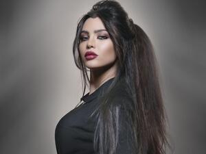 الفنانة قمر