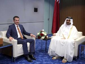 نائب أمير قطر الشيخ عبد الله بن حمد آل ثاني، ووزير الدفاع التركي نور الدين جانكلي