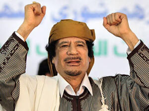 تغرق ليبيا بنزاعات بين مجموعات مسلحة وسلطات سياسية متنافسة