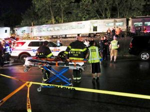 قطار يخرج عن القضبان وإصابة مابين 15 و20 شخصا