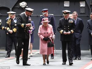 الملكة إليزابيث تستقل القطار