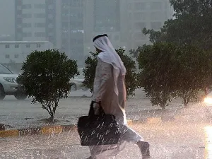 الأحوال الجوية المضطربة تشتد في الخليج العربي
