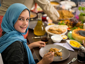 رمضان فرصه ذهبيه حاول تخفيف طعامك من لتتجنب الأعراض الانسحابيه للرجيم 