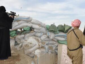 العراق ينشر دبابات مع إحكام تنظيم الدولة الاسلامية قبضته على الرمادي
