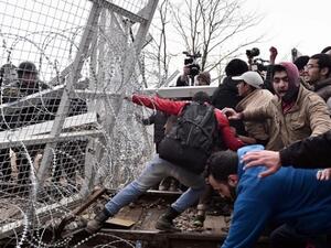 The build-up of refugees at Greece-Macedonia border has been described as a humanitarian disaster. (AFP/File)