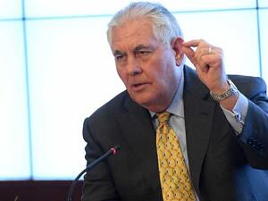 تيلرسون يطالب إيران بالانسحاب من دول عربية