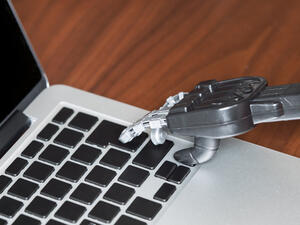 Artificial intelligence got scary fast when a Microsoft chat robot began posting racist tweets. (Shutterstock)