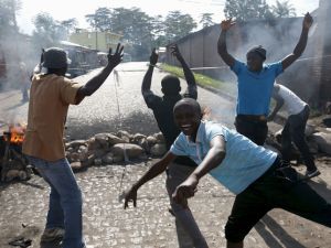 قاد عسكريون، الأربعاء الماضي محاولة انقلاب للإطاحة بنكورونزيزا، غير أنّها منيت بالفشل