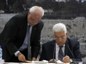 الرئيس الفلسطيني يحكم قبضته بمرسوم رئاسي جديد - ارشيف 