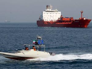 سفينتان حربيتان إيرانيتان في طريقهما لسلطنة عمان
