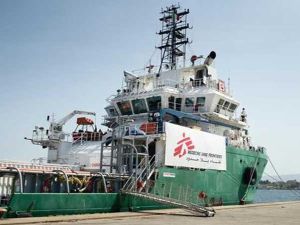 سفينة لأطباء بلا حدود تعرضت لهجوم خلال انقاذها مهاجرين قبالة سواحل ليبيا