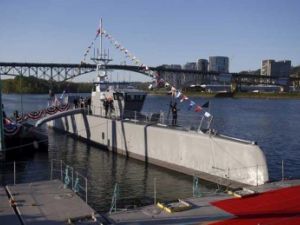 الجيش الأمريكي يدشن السفينة "سي هنتر" الحربية ذاتية القيادة