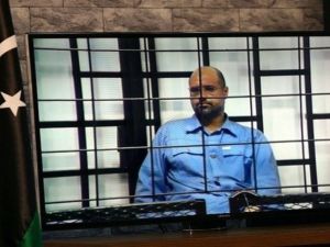 شملت هذه المحاكمة أبرز رموز نظام القذافي القابعين في سجون تحت سلطة حكومة طرابلس