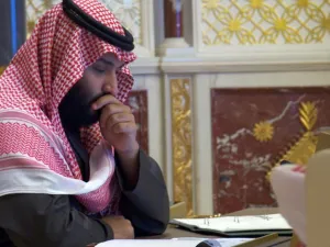هندرسون: صحيح أن الأمير محمد بن سلمان هو مستقبل السعودية، لكن الملك الحالي لا يزال الشخصية الأهم