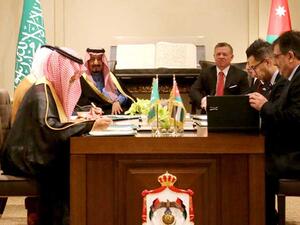 يرافق الملك سلمان وفد رفيع المستوى إضافة إلى عدد من كبار رجال الأعمال 