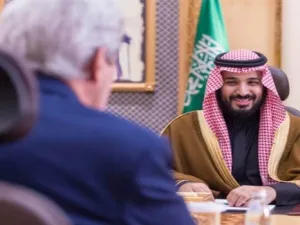 جون كيري لإبن سلمان: بن نايف خط أحمر !