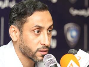 سامي الجابر يلعب مع النساء