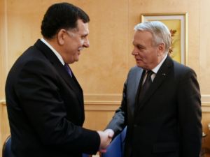 باريس تمتدح "شجاعة" رئيس حكومة الوفاق الوطني في ليبيا
