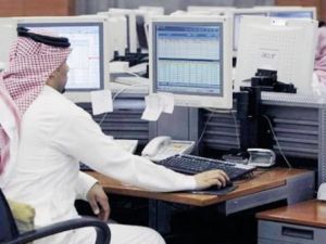 يحصل الموظف، بعد تطبيق القرار على راتبه الشهري في الـ 25 من كل شهر ميلادي