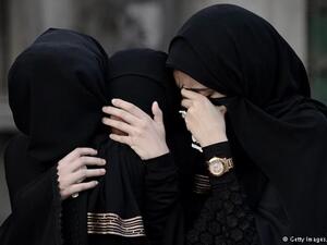 قاصرات يمارسن الشذوذ