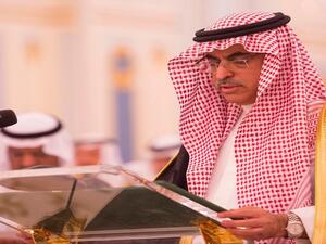 وزير الخدمه يعين ابنه 21 الف