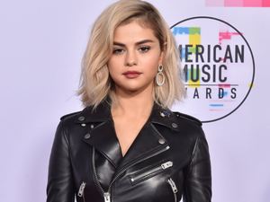 سيلينا غوميز (people.com)