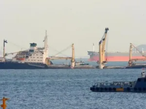 السعودية والبحرين تمنعان السفن الإيرانية من دخول مياههما
