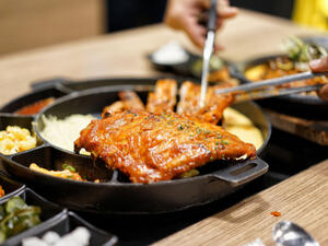 تنتشر هذه الفترة استخدام الأواني السيراميك (shutterstock.com)