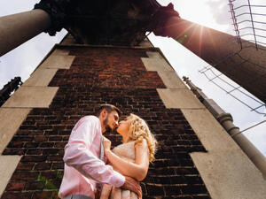 تختلف الأعراض بين شخص وآخر بين خفيفة وحادة (shutterstock.com)
