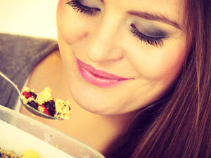 يمتاز الشوفان بغناه بالألياف والحديد والزنك والأحماض الدهنية (shutterstock.com)
