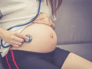 تجنبي المشروبات التي تحتوي علي نسبة عالية من الكافيين (shutterstock.com)
