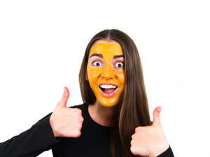 الخليط بأكمله فعال جدًا في تخليص البشرة من الكثير من المشاكل (shutterstock.com)
