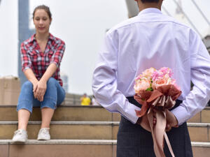 يمكنك تقديم الورود في المناسبات السعيدة (shutterstock.com)
