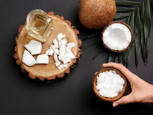 زيت جوز الهند يؤخر علامات الشيخوخة