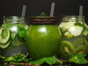 يحتوي عصير الخيار على العديد من العناصر الغذائية (shutterstock.com)
