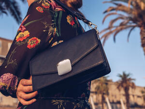 استعدي لمجموعة جديدة ومميزة من شنط اليد العصرية (shutterstock.com)
